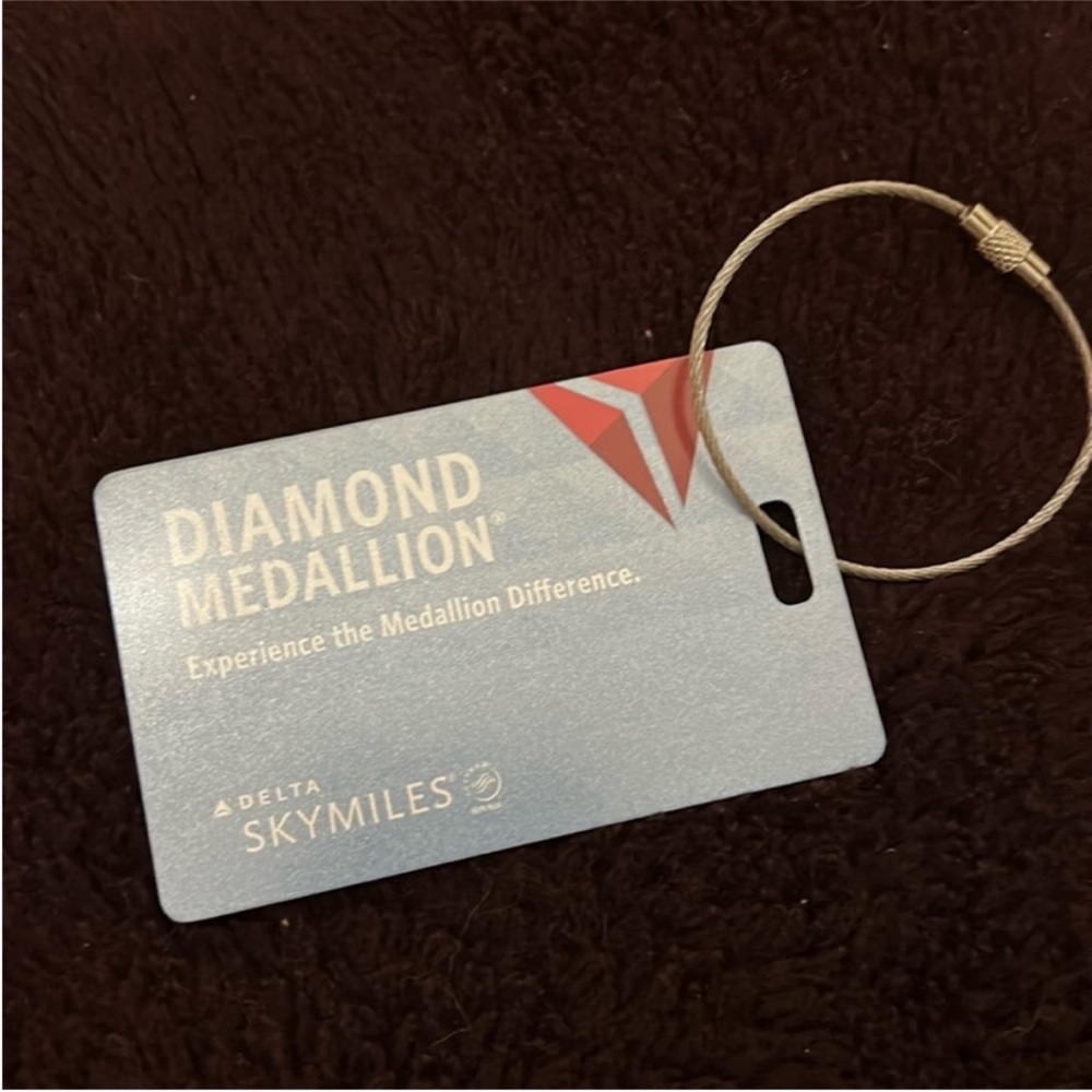 DELTA AIR LINES DIAMOND MEDALLION METAL BAG TAG